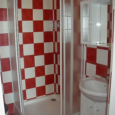 Muzeum Lesna:penzion A Camping Guest house