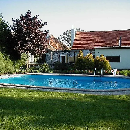Muzeum Lesna:penzion A Camping Lesna (Znojmo)