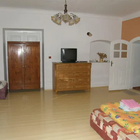 Muzeum Lesna:penzion A Camping Guest house *