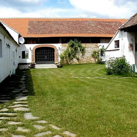 Guest house Muzeum Lesna:penzion A Camping *
