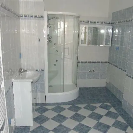 Muzeum Lesna:penzion A Camping Guest house